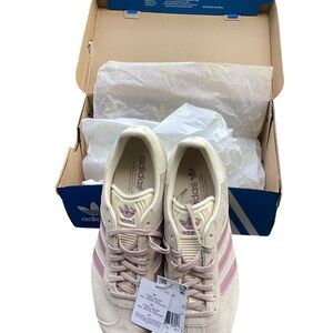 adidas Women’s Gazelle Shoes – Wonder Taupe – Size 10
